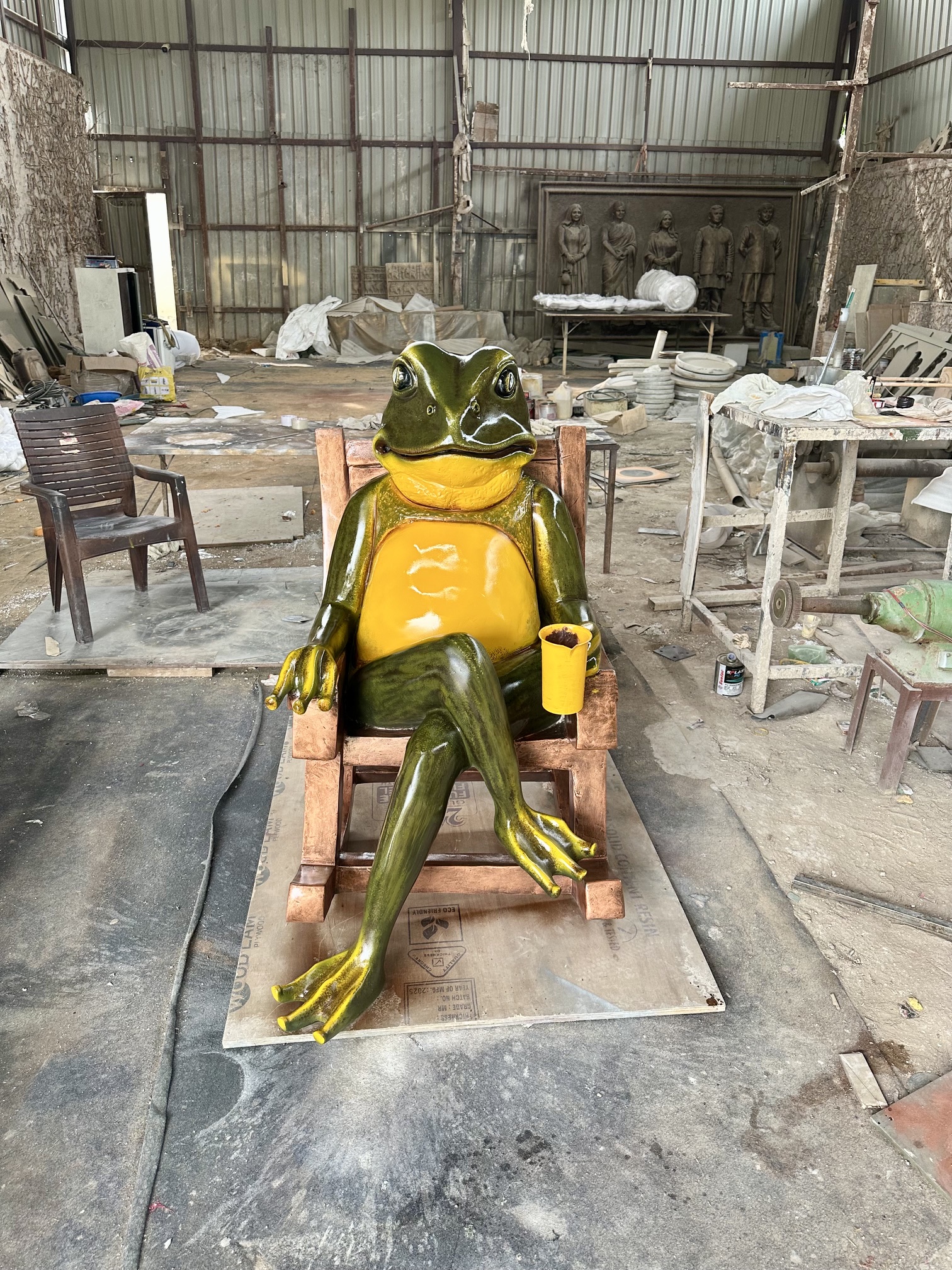 resin statue artist resin statue artist