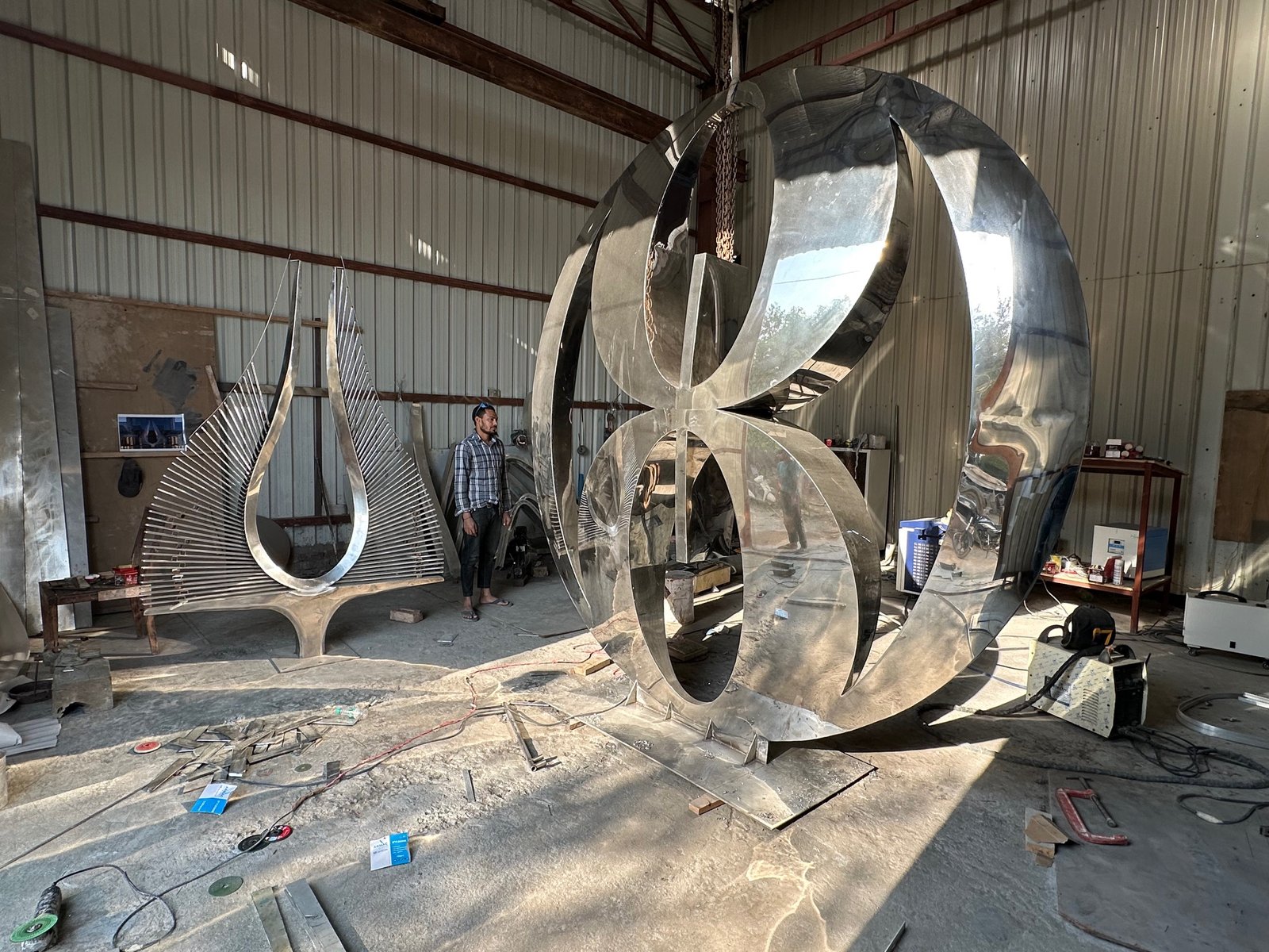 Stainless steel artwork Stainless steel artwork