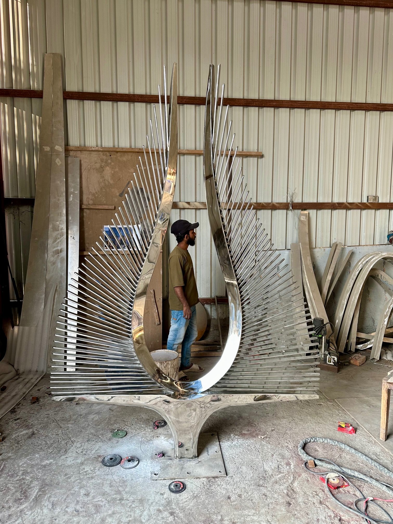 Stainless steel artwork Stainless steel artwork